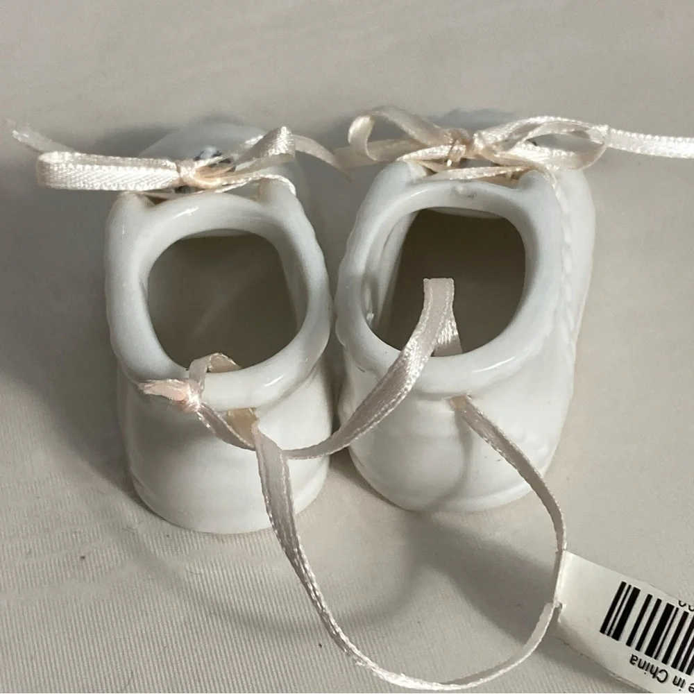 cbocs ceramic baby shoes ornament - Picture 3 of 5